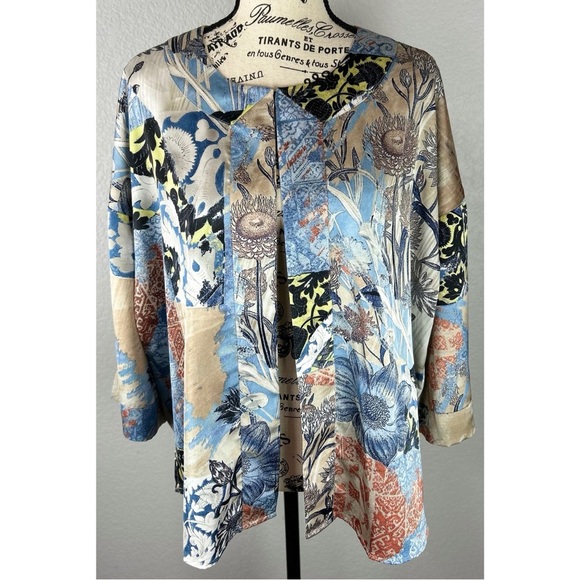 Chicos Travelers Collection Patchwork Print Jacket, size Large / 2 - Picture 3 of 12